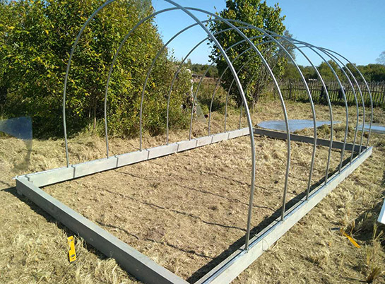 Комплектующие для теплиц — Фундамент для теплиц 6*3м
Цена 5 500 Р — фото