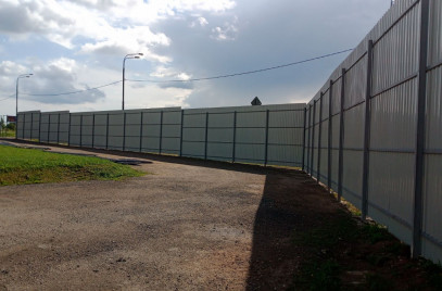 Новости — Забор для музея "Терем Птицы Счастья" — фото