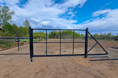 Новости — Откатные ворота на винтовых сваях. — фото