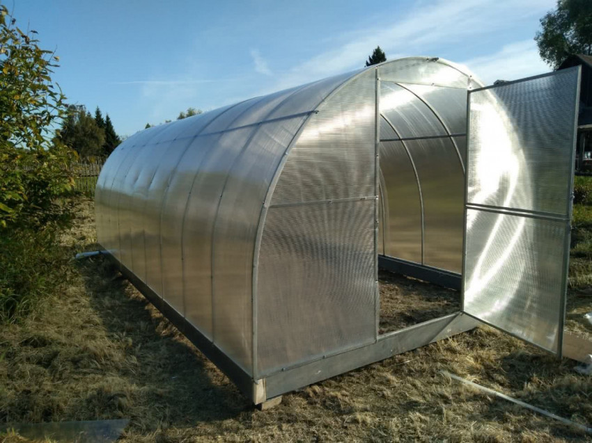 Теплицы оцинкованные