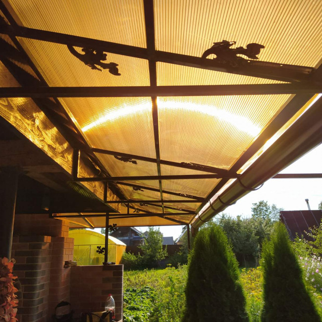 Козырьки и навесы - фото наших работ — нестандартный навес — фото