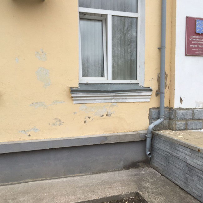 Фасады - фото наших работ — ремонт фасада администрации Торжка — фото