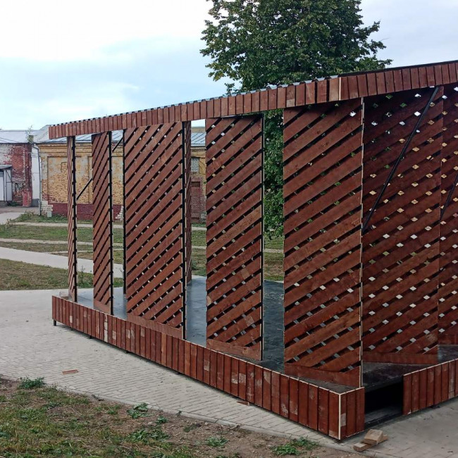 Нестандартные конструкции — сцена уличная — фото