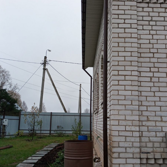 Водосточные системы, снегоудержатели — пластиковая водосточка grand line — фото